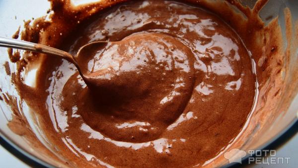 Шоколадный пирог с творожно-кокосовыми шариками фото