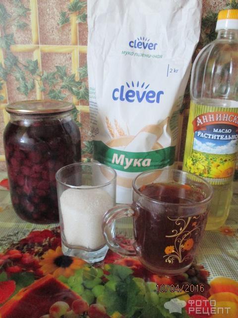Чайный пирог с вишней фото
