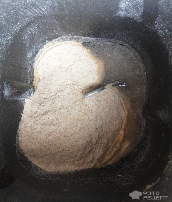Хлеб из цельнозерновой и пшеничной муки фото