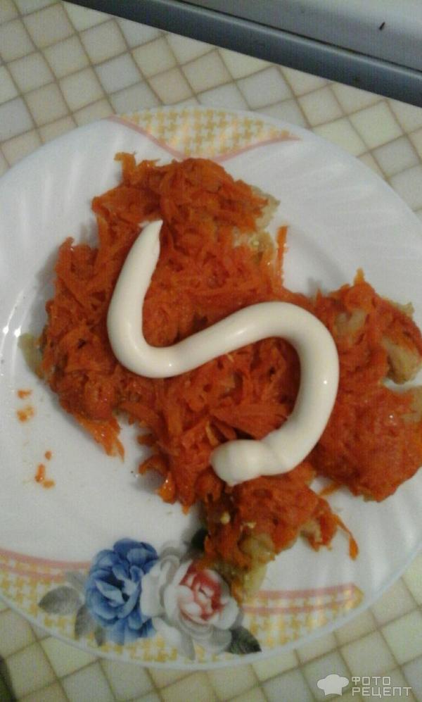 Запеченное мясо минтая с морковью фото
