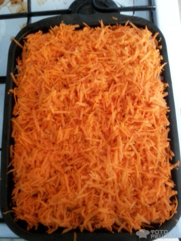 Запеченное мясо минтая с морковью фото
