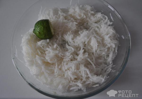 Салат из китайской лобы с кинзой фото