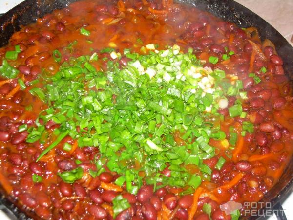 Фасоль с овощами в томатном соусе фото