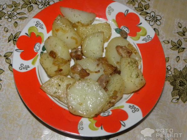 Картофель со шкварками и луком фото