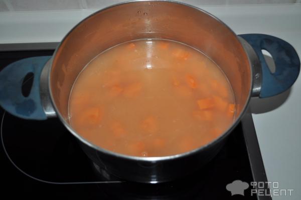 Суп-пюре из красной чечевицы фото