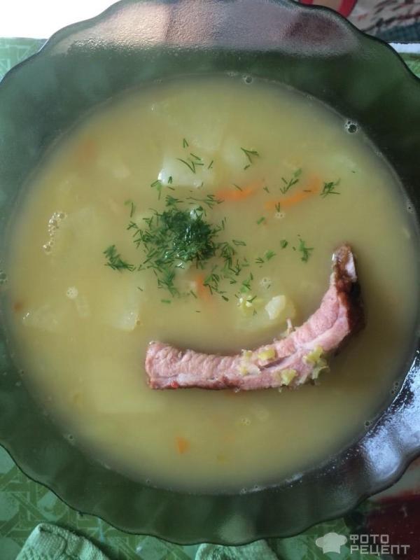 Суп гороховый с копченостями фото
