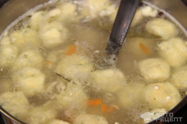Суп с сырно-творожными крокетами фото
