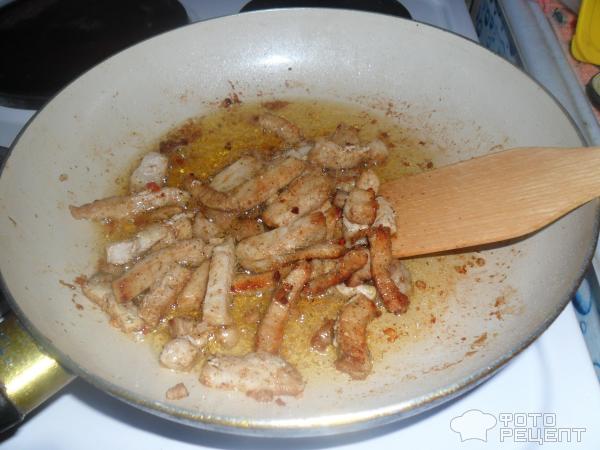 Четыре рецепта салата «Обжорка»: с говядиной, с печенью, с курицей и с колбасой