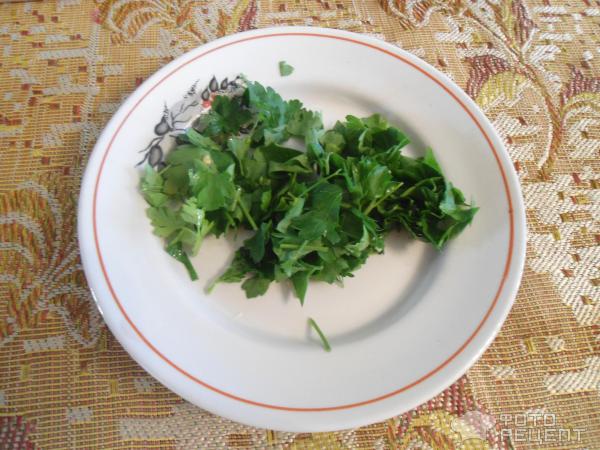 Салат с помидорами и зеленью Июньский фото