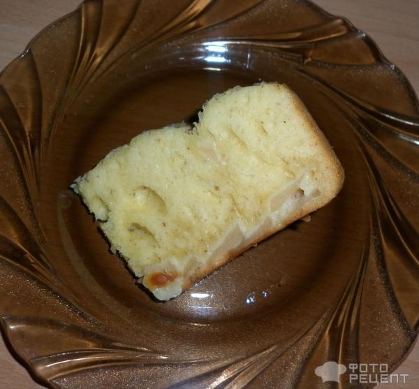 Пирог со сгущенкой и яблоками фото
