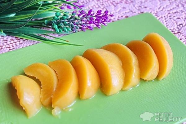 Пирог с консервированными персиками фото