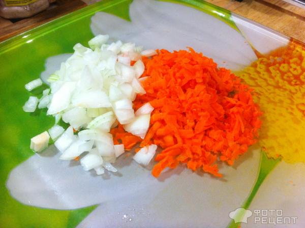 лук, морковь, зажарка для супа, luminarc, еда на посуде luminarc
