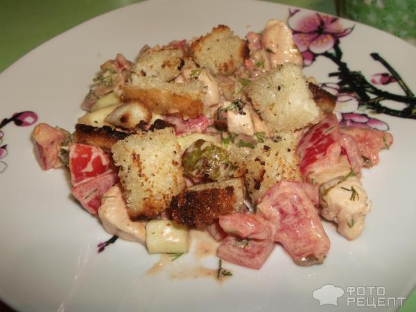 Теплый салат из баклажан и куриного филе фото