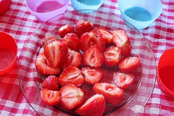 Творожно-ягодные кексы фото