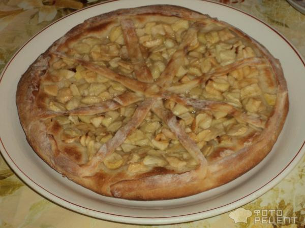 Пирог Веночек с яблоками фото