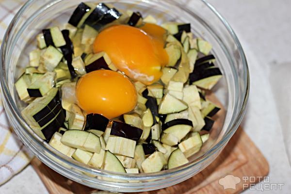 теплый салат с баклажанами и яйцом | Дзен