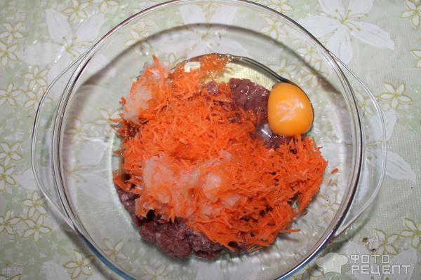 Рецепт: Диетические котлеты из говядины с морковью | С морковью и рисом на пару.