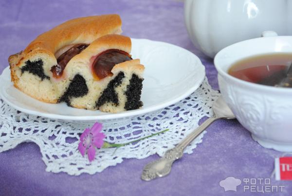 Пирог с маком и черносливом фото