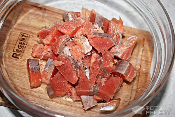 Паста с красной рыбой в сливочном соусе фото