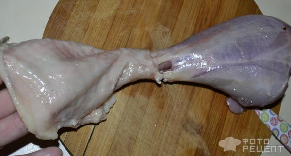 Фаршированные грибами ножки