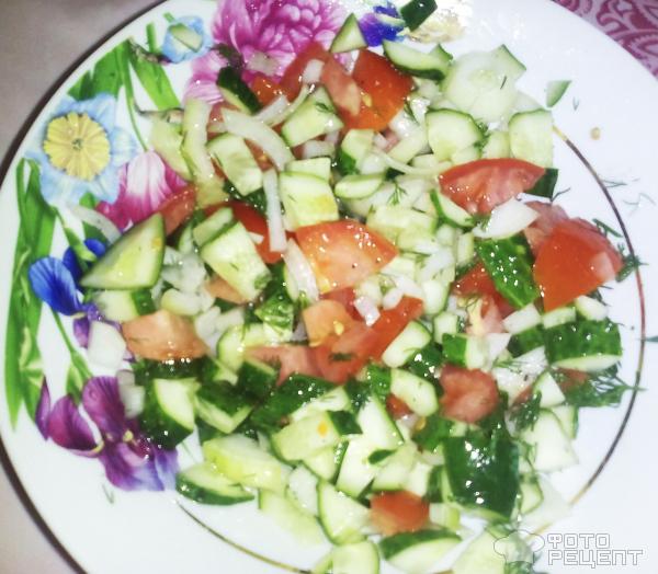 Салат из огурцов и помидоров фото