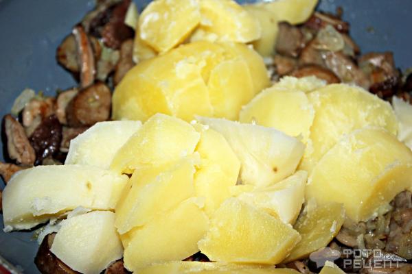 Картофель с белыми грибами по-деревенски фото