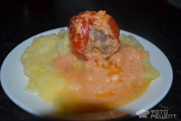 Фаршированный перец в томатном соусе фото