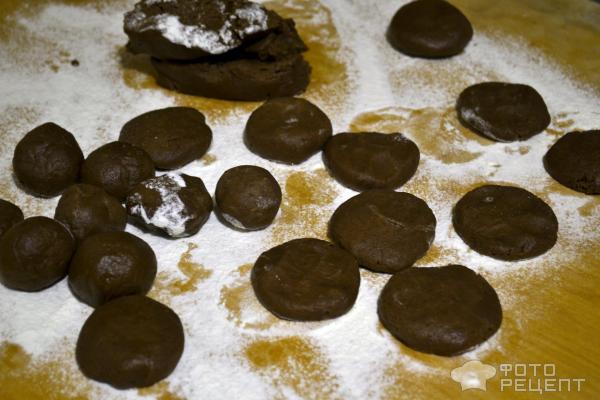 Печенье с шоколадными трещинками фото