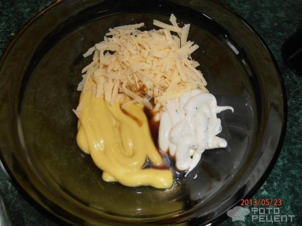 Овощной гарнир под сырно-горчичным соусом в горшочках фото