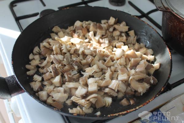 Рецепт Грибы в майонезно-чесночно-сметанном соусе
