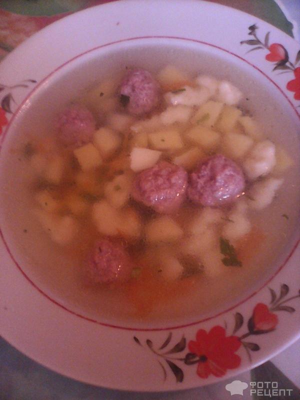 Суп с фрикадельками и клецками фото