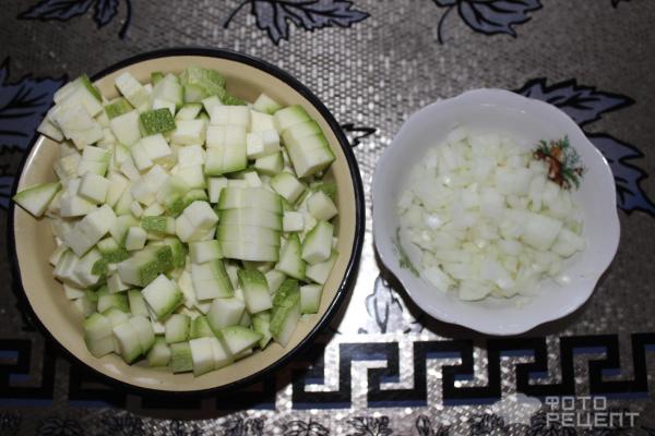 Рагу из кабачков с зеленым горошком фото