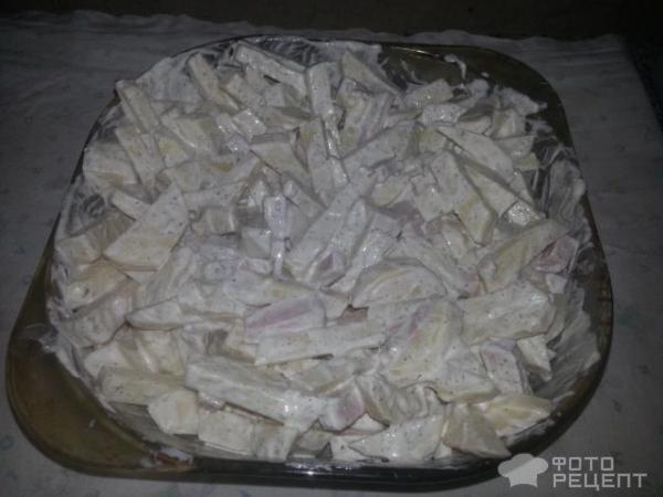 Картофель запеченный с сыром и колбасой фото