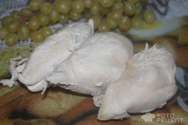 Салат Курица с виноградом фото