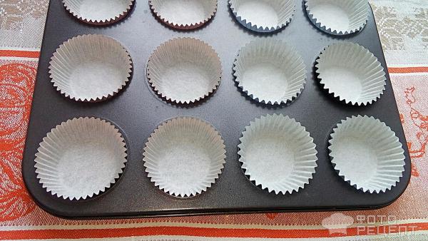 Шоколадно-кофейные кексы с украшениями из мастики фото
