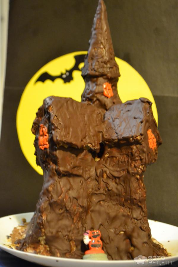 Торт Страшный замок на Хэллоуин фото