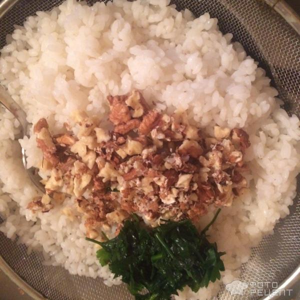 Рис с орехами и зеленью фото