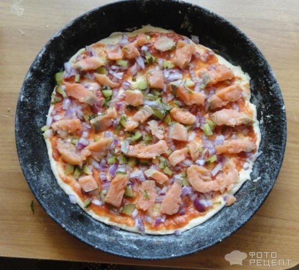Пицца рыбная с кетой фото