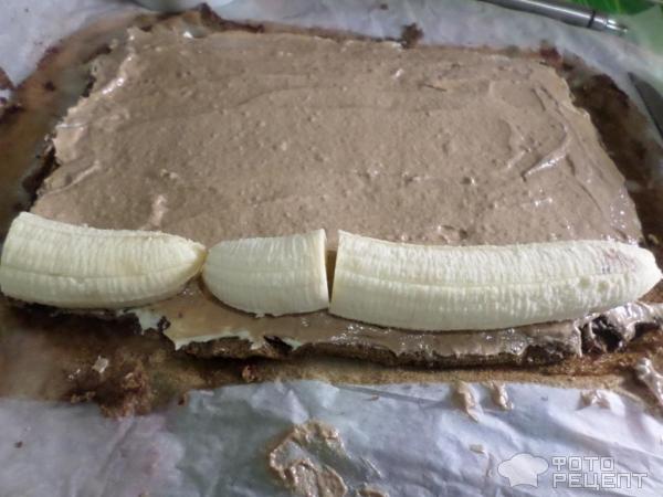 Шоколадно-банановый рулет фото