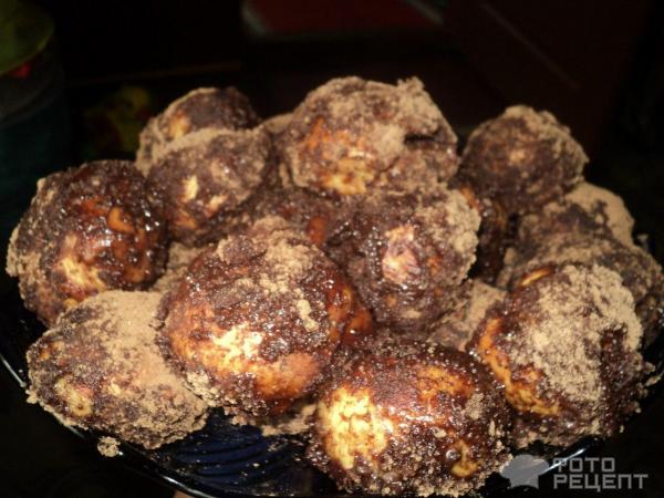 Пирожки Шоколадный шар с клубникой фото