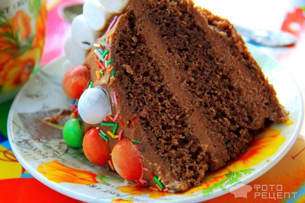 Шоколадный торт с M&M’s фото