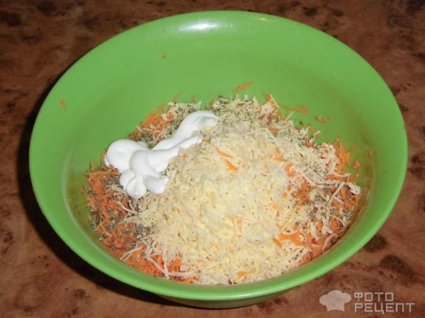 Дрожжевые завитки с морковью и сыром фото