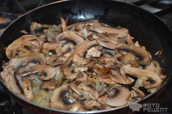 Картошка с грибами в горшочках фото