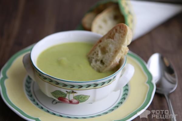Овощной суп пюре с брокколи и зеленой фасолью фото