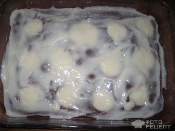 Шоколадный бисквит с ванильным пудингом фото