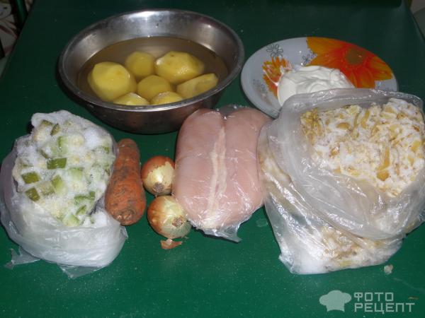 Слоенная куриная грудка с картофелем и овощами фото
