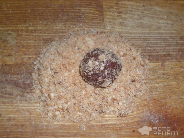 Пирожное из овсяной муки с изюмом и грецким орехом фото