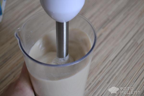 Молочные коктейли: кофейный и творожно-ягодный фото