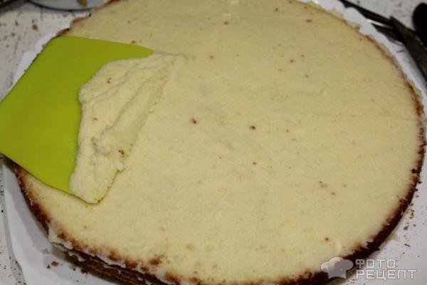 Бисквитный торт с сырным кремом