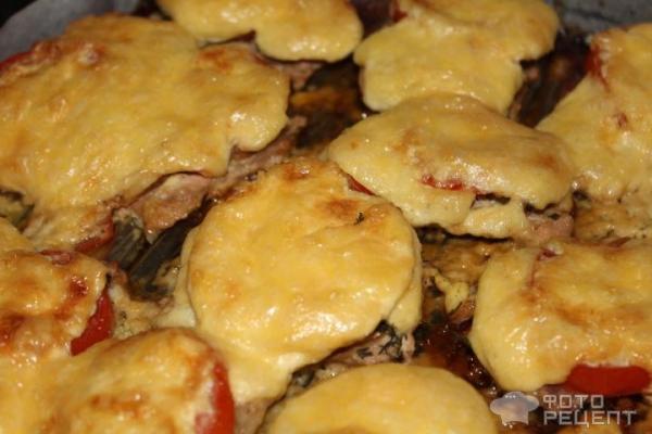 как приготовить Свинину с грибами, помидорами и сыром в духовке простой пошаговый рецепт